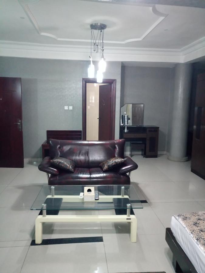 Crocodile Hotels And Restaurant Limited Kaduna Bagian luar foto